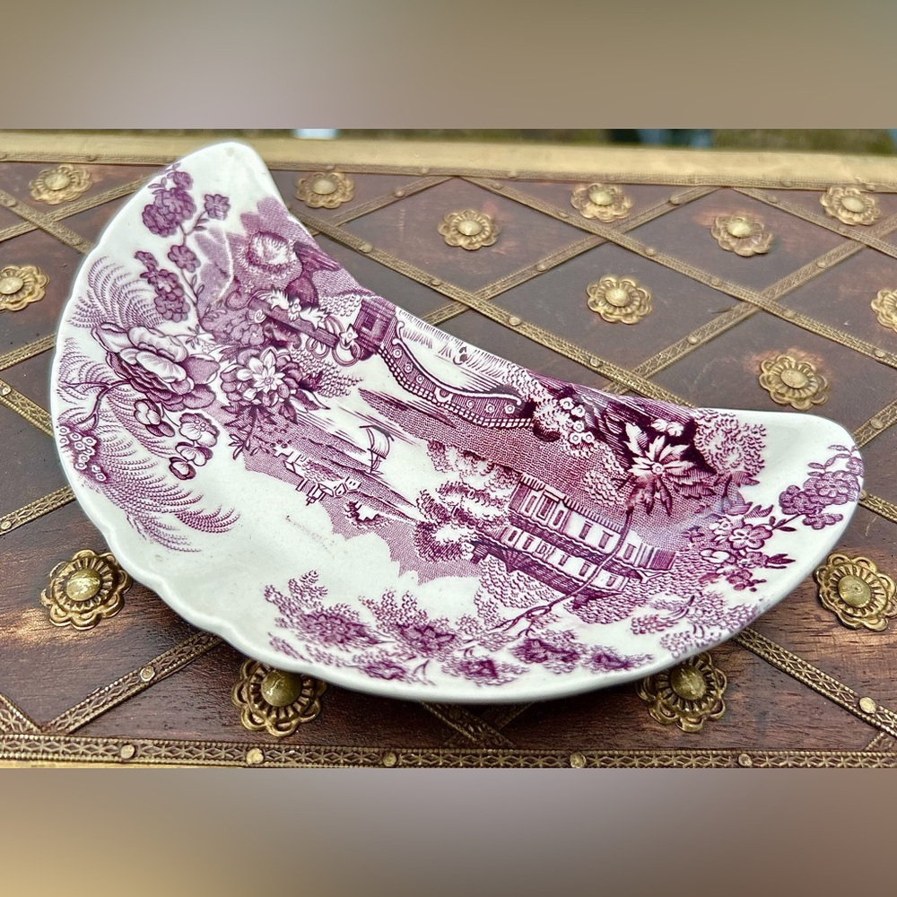 Vintage TONQUIN PLUM Royal STAFFORDSHIRE Clarice Cliff Crescent Bone Plate